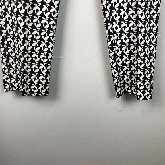 NEW ADRIANNA PAPELL Women’s 12 Print Slim Leg Ankle Slightly Stretchy Pant - Picture 8 of 10